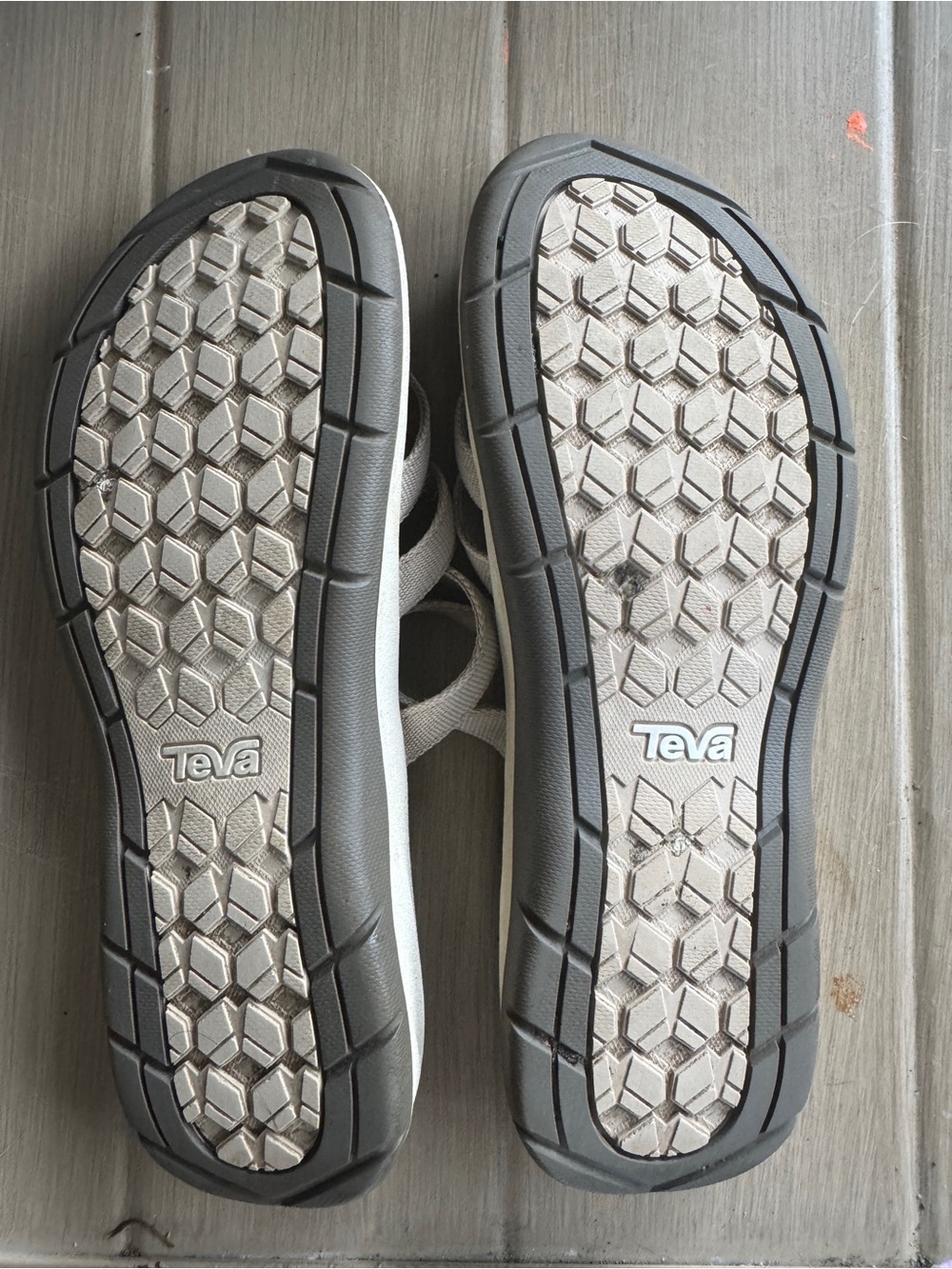 Teva tires Women's cream Strappy  Sandals sz 6 - Picture 7 of 7